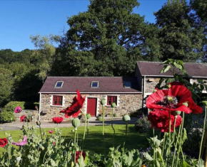 Old Oak Barn - A beautifully converted barn in idyllic setting, extremely child friendly